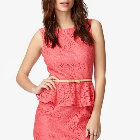 Forever 21 Coral lace dress - Picture 1 of 4